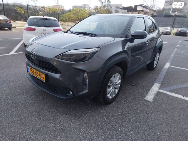 מודעת רכב טויוטה יאריס קרוס