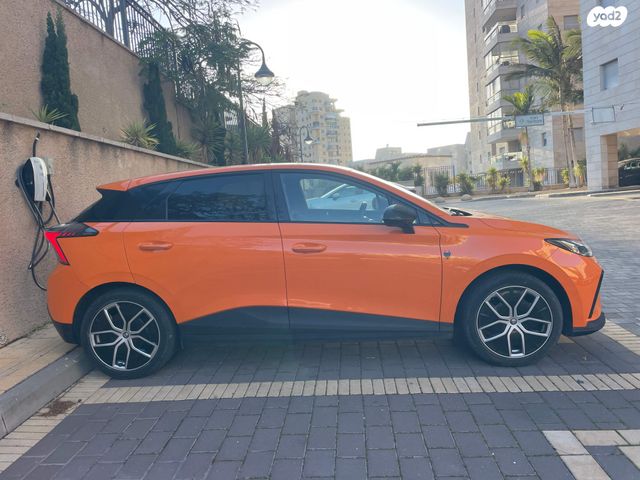 מודעת רכב אם ג'י MG4