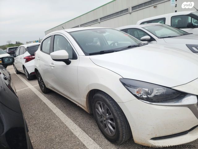 מודעת רכב מאזדה 2