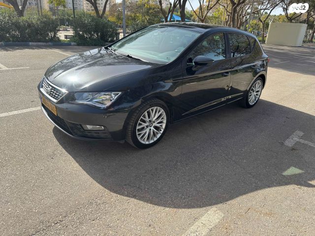 מודעת רכב סיאט לאון