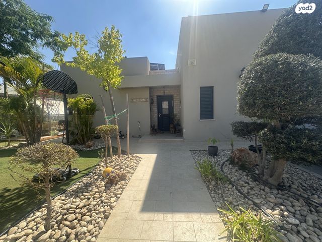 נוף השדות 53