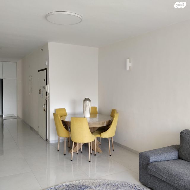 שדרות ירושלים 106