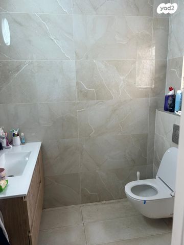 לילינבלום 28