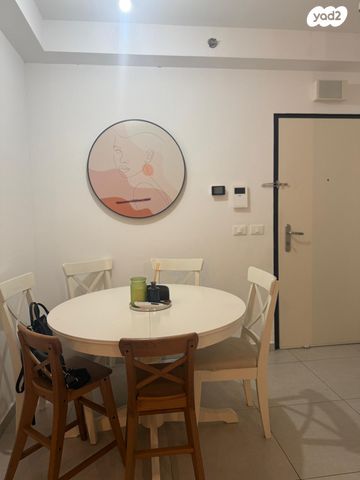 שולמית אלוני 7