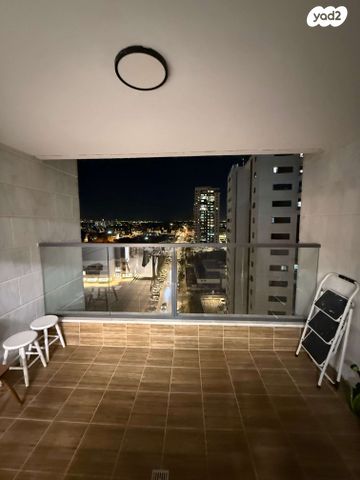 חיים לסקוב 7