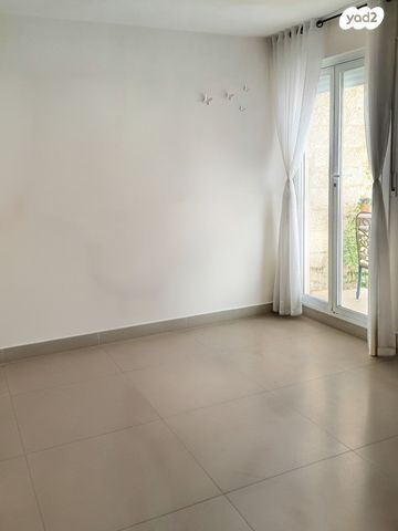 מרדכי אלקחי 9