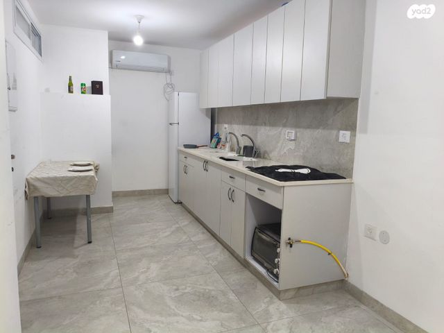 קדושת לוי 42