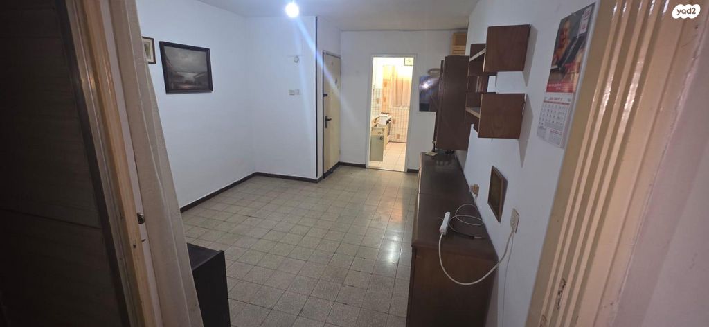 תורה ועבודה 12