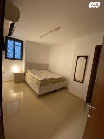 חיים גלעד 35