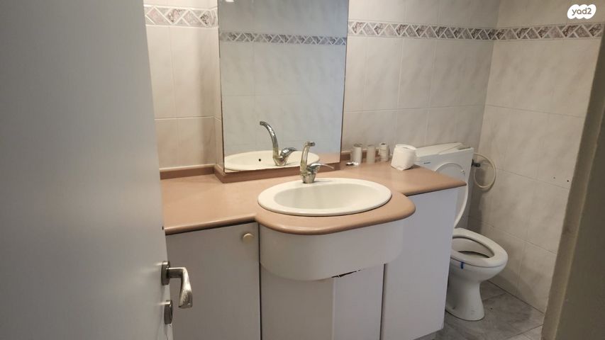 פתח תקווה 33