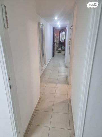 עזרת ישראל 8