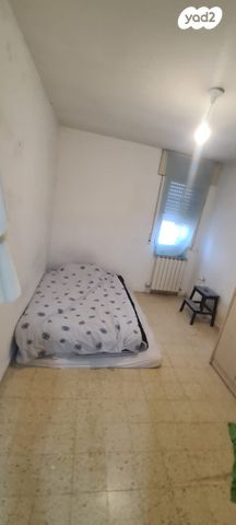 שדרות עין צורים 4