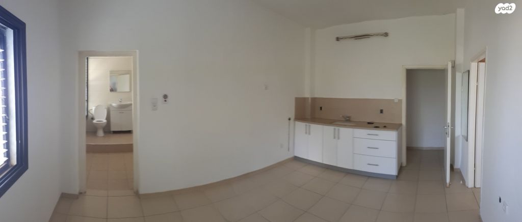 דרך יד לבנים 72