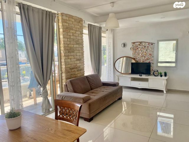 שדרות וייצמן 77