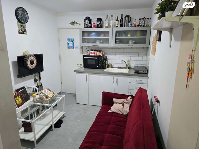 רחבת אמציה 8