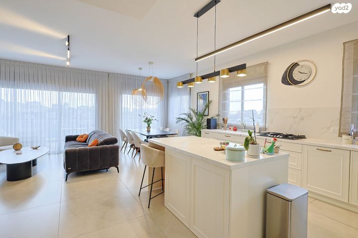 צבי מנדלבלט 3