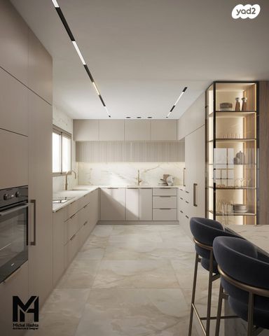 טריפלקס, אלעד