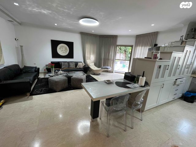 הרצליה הצעירה