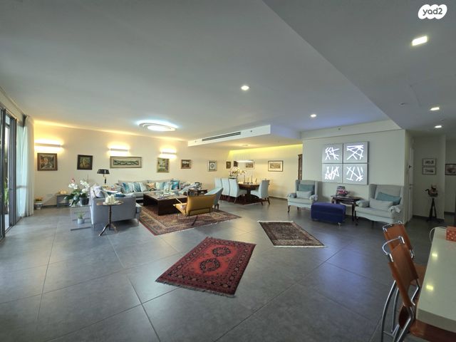 גג/ פנטהאוז