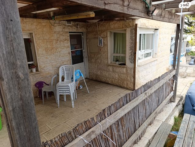 טריפלקס, קרית ארבע