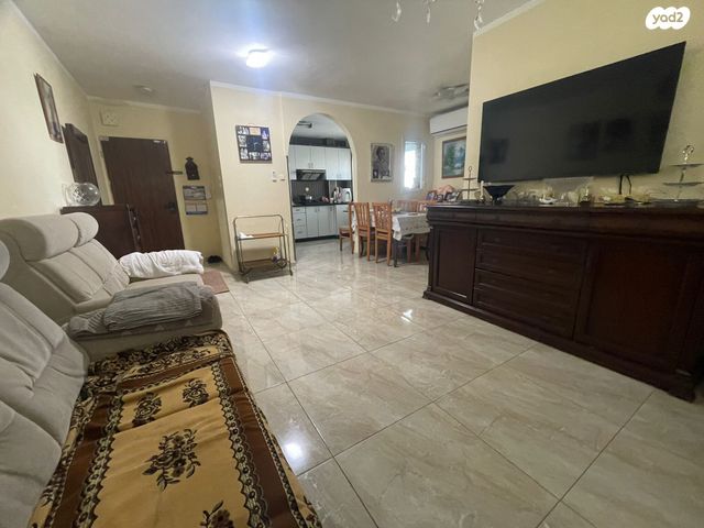 יוברט המפרי 5