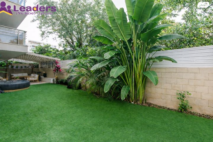 הרצליה הירוקה, נווה עובד