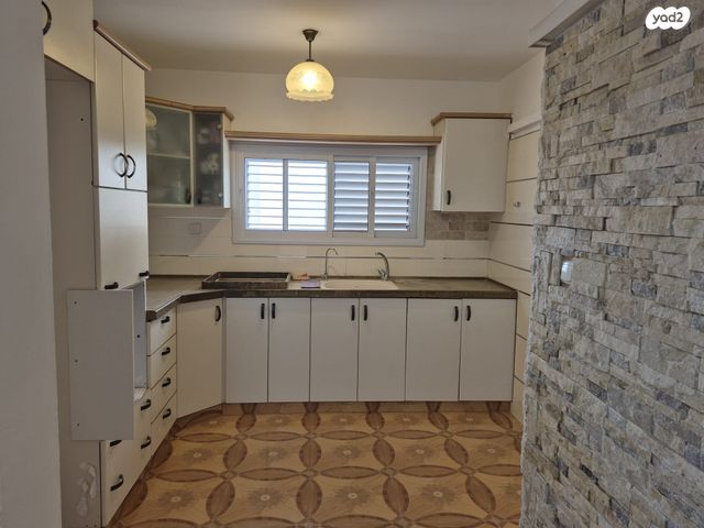 שדרות יוהנה ז'בוטינסקי 19