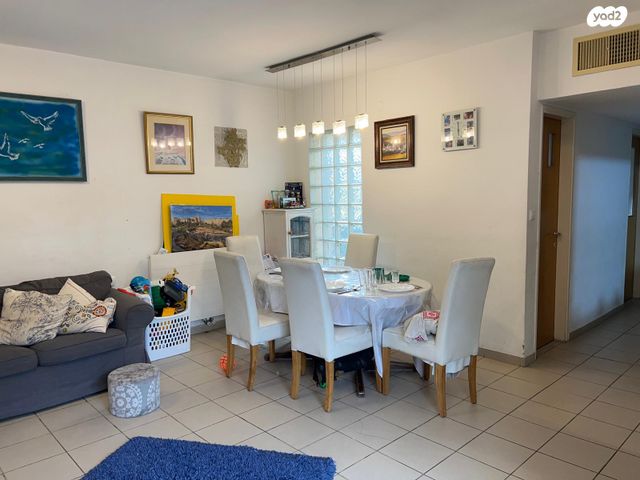 הרב ניסנבוים 