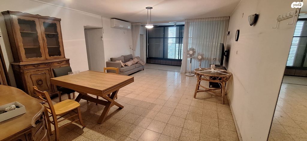 מודעת נכס, נווה אביבים, תל אביב יפו