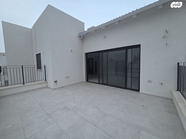 השכונה המערבית