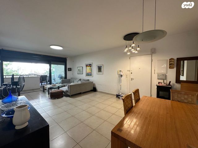 דירה, הדר, רמת השרון