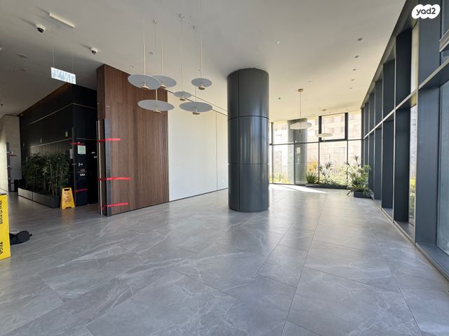 דירה, אמנון ליפקין שחק, נוף הטיילת, נתניה