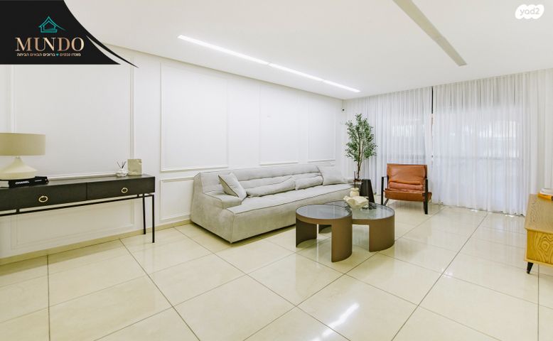 שושנה דמארי 