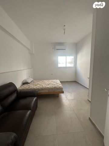 שדרות המגינים 52