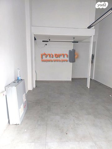 חנויות/ שטח מסחרי