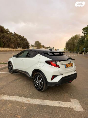 מודעת רכב טויוטה C-HR
