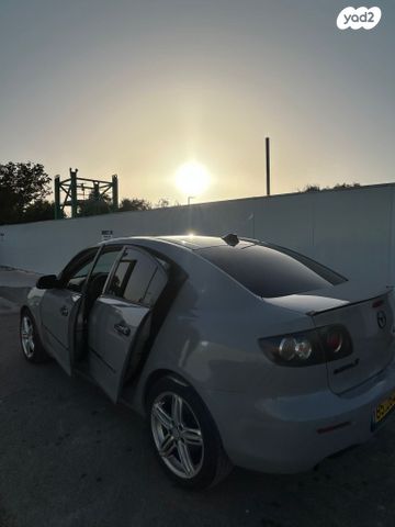 מודעת רכב מאזדה 3