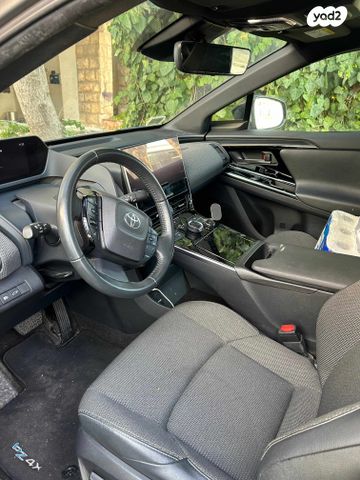 מודעת רכב טויוטה bZ4X