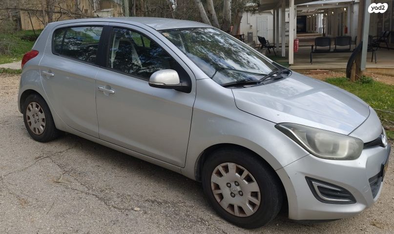 מודעת רכב יונדאי i20
