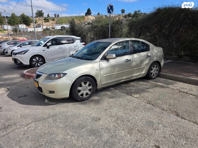 מודעת רכב מאזדה 3