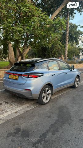 מודעת רכב ג׳ילי Geometry C