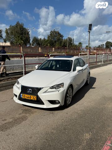 מודעת רכב לקסוס IS