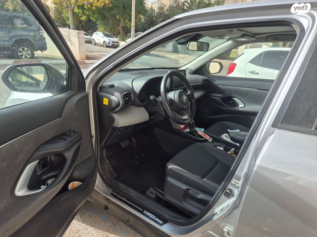 מודעת רכב טויוטה יאריס קרוס