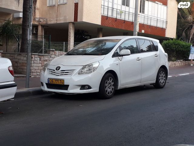 מודעת רכב טויוטה ורסו