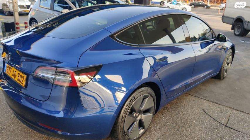 מודעת רכב טסלה מודל 3