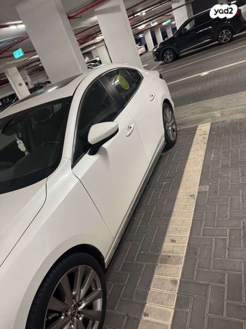 מודעת רכב מאזדה 3