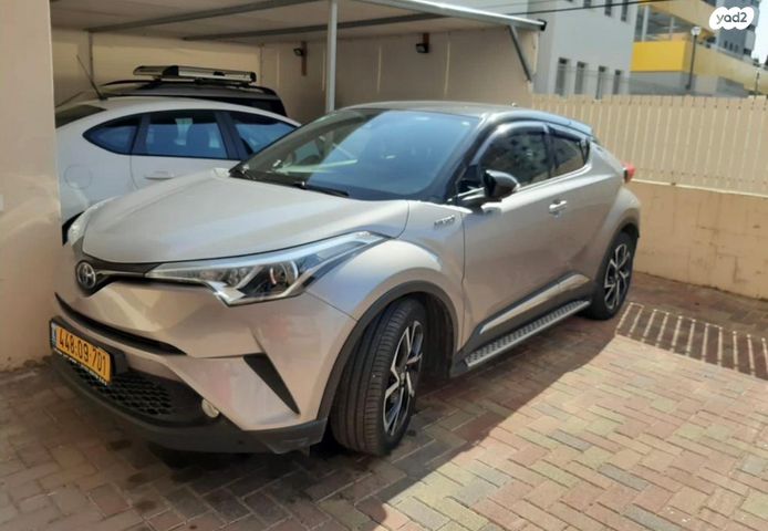 מודעת רכב טויוטה C-HR