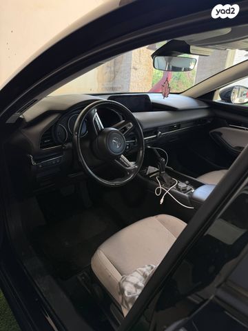 מודעת רכב מאזדה 3