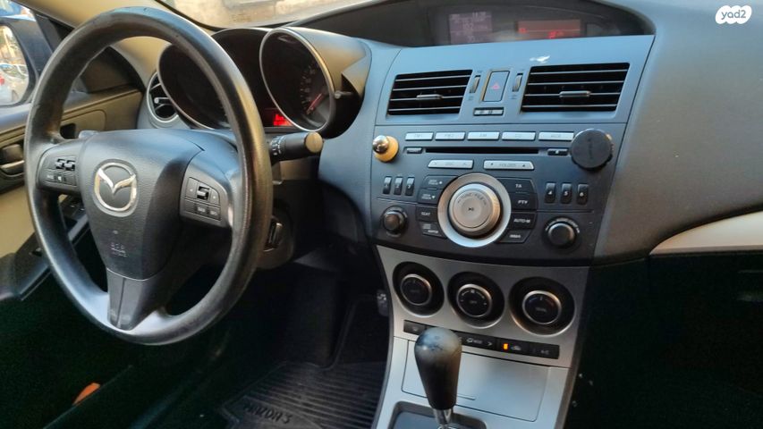 מודעת רכב מאזדה 3