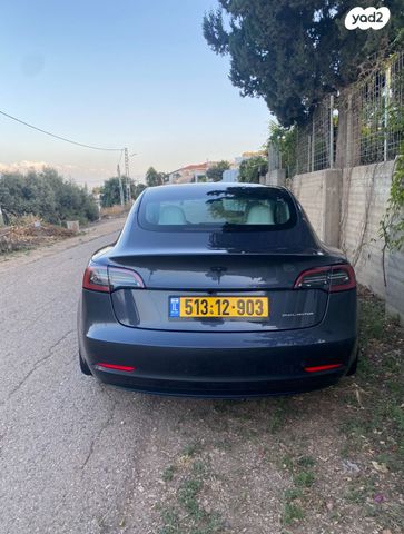 מודעת רכב טסלה מודל 3